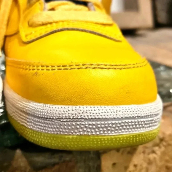 Reebok Illumination's Minions x Club C Minions' Little Kid Sz 2 #FX3353 - Picture 7 of 15